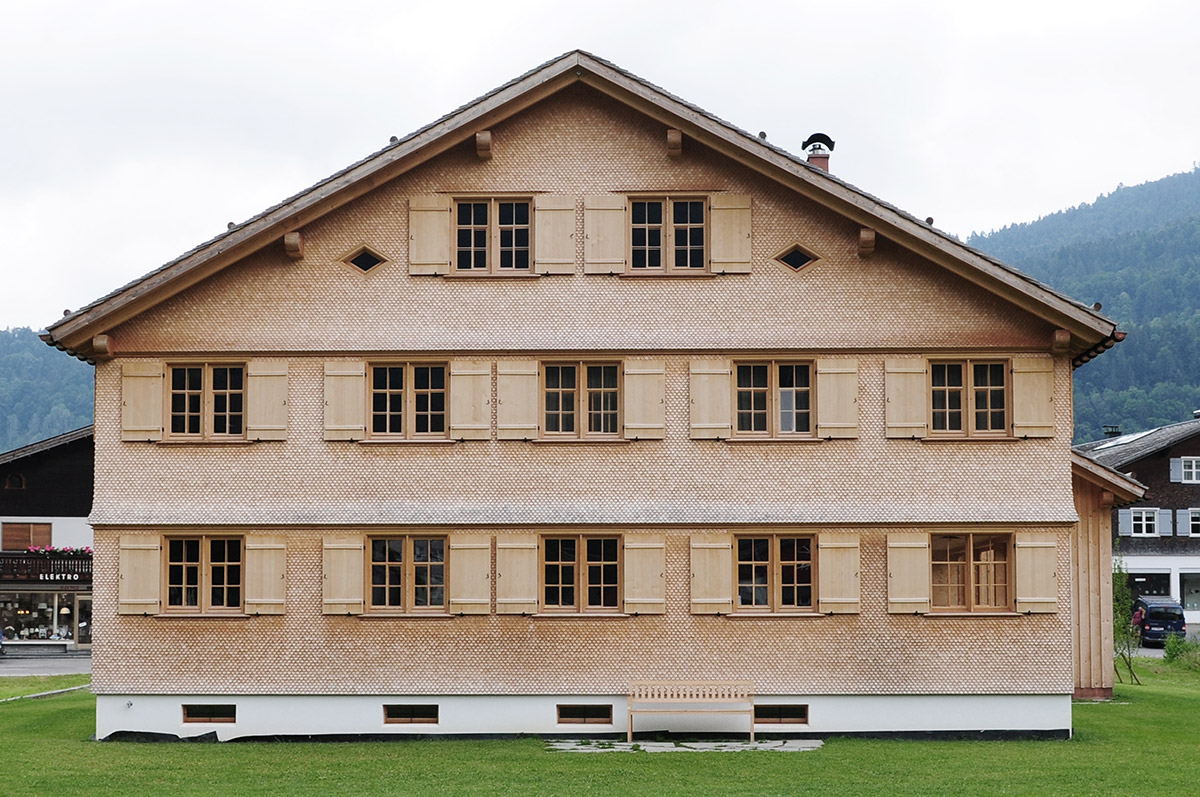 Wälderhaus mit Praxis Bezau